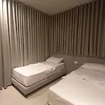 Aglon Hotel 3*