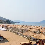 Aglon Hotel 3*