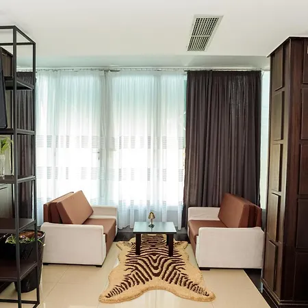 Aglon Hotel 3*