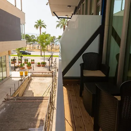 Aglon Hotel 3*