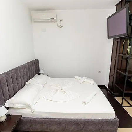 Hotel Aglon 3*