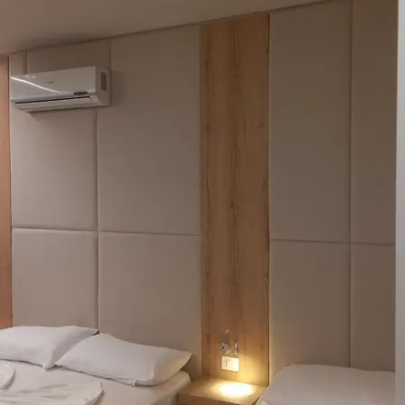 Hotel Aglon 3*