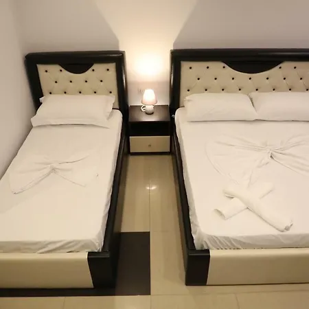 Aglon Hotel 3*