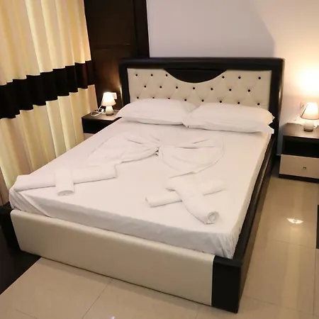 Aglon Hotel 3*