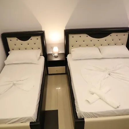 Aglon Hotel 3*