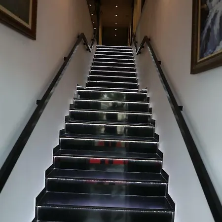 Hotel Aglon 3*