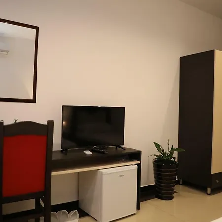 Aglon Hotel Vlorë