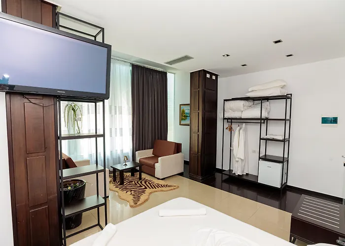 Hotel Aglon 3*