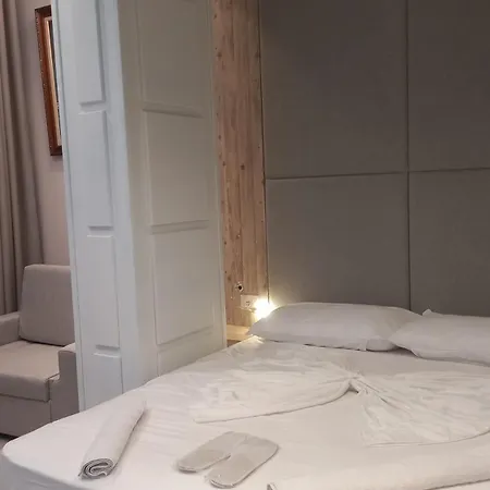 Aglon 3* Vlorë