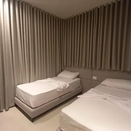 Aglon Hotel 3*